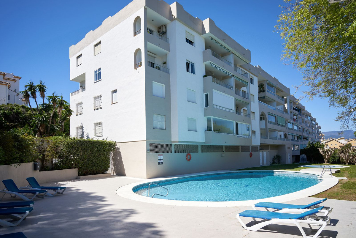 Se vende Apartamento Planta Media de 2 dormitorios en Costa Del Sol, Málaga, España