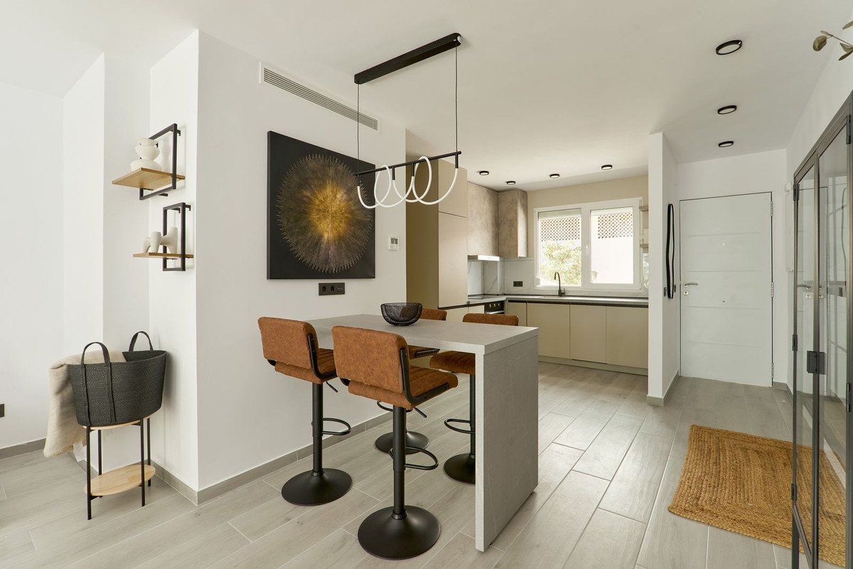 Se vende Apartamento Planta Media de 2 dormitorios en Costa Del Sol, Málaga, España