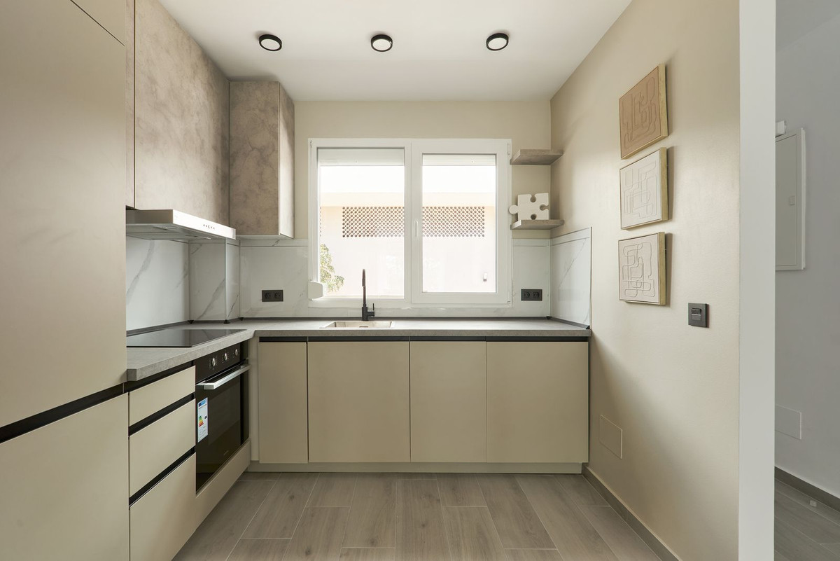 Se vende Apartamento Planta Media de 2 dormitorios en Costa Del Sol, Málaga, España