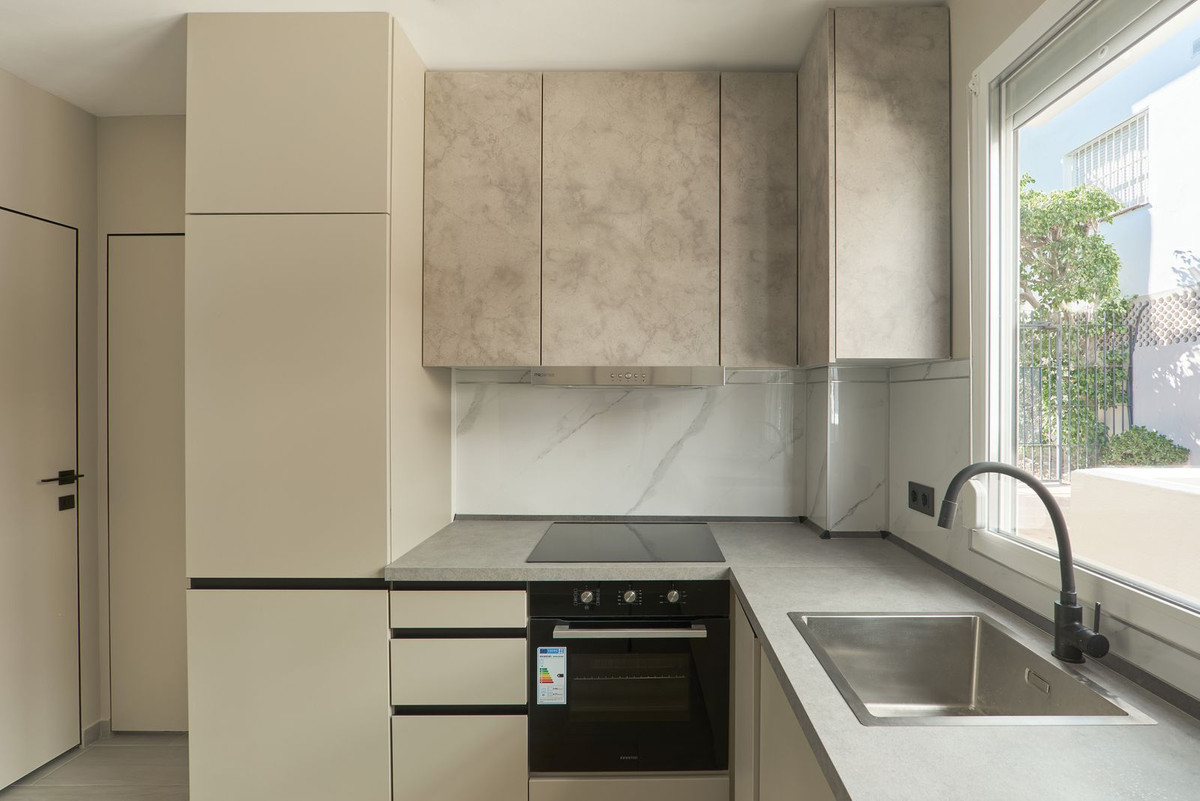 Se vende Apartamento Planta Media de 2 dormitorios en Costa Del Sol, Málaga, España