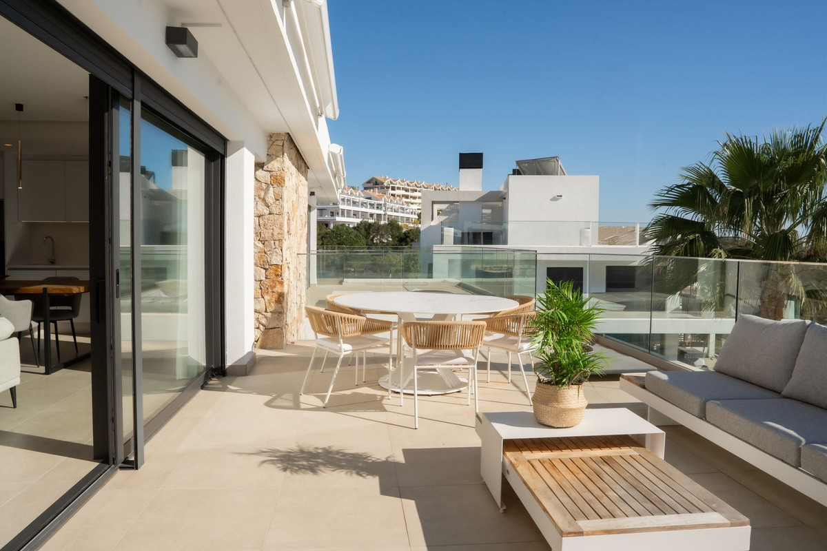 3 Bed Apartment for sale in Selwo Costa Del Sol, Málaga, Spain