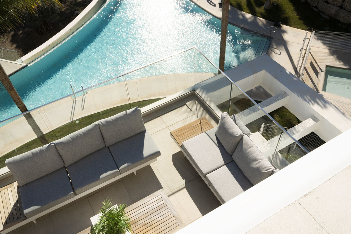 3 Bed Apartment for sale in Selwo Costa Del Sol, Málaga, Spain