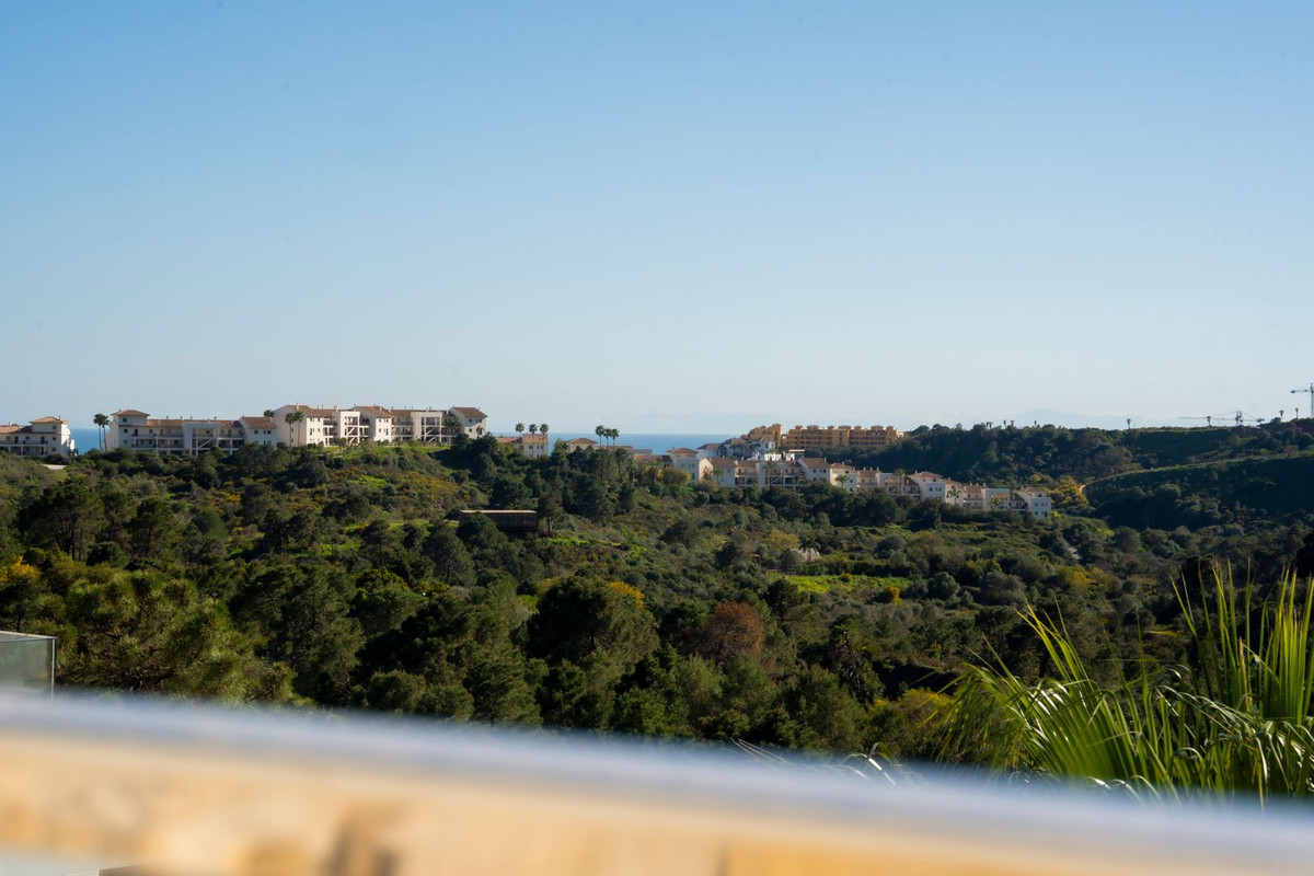 3 Bed Apartment for sale in Selwo Costa Del Sol, Málaga, Spain