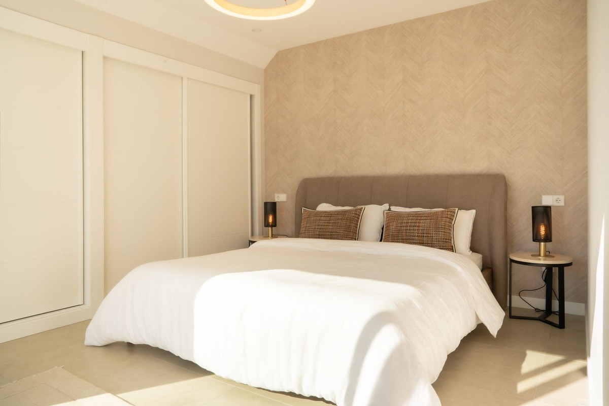3 Bed Apartment for sale in Selwo Costa Del Sol, Málaga, Spain