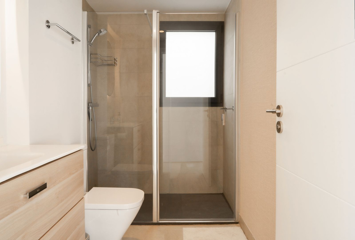 3 Bed Apartment for sale in Selwo Costa Del Sol, Málaga, Spain