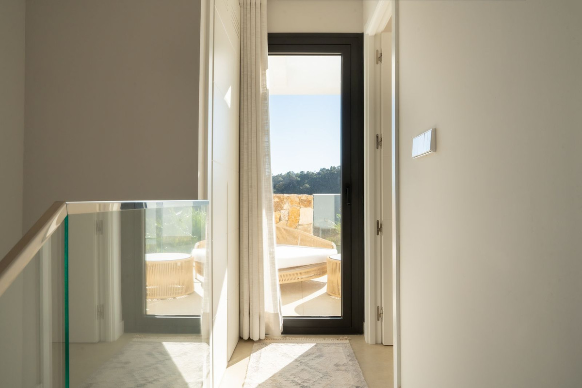 3 Bed Apartment for sale in Selwo Costa Del Sol, Málaga, Spain