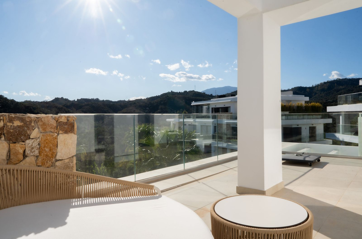 3 Bed Apartment for sale in Selwo Costa Del Sol, Málaga, Spain
