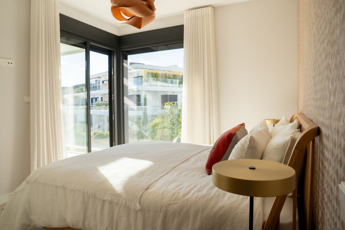 3 Bed Apartment for sale in Selwo Costa Del Sol, Málaga, Spain