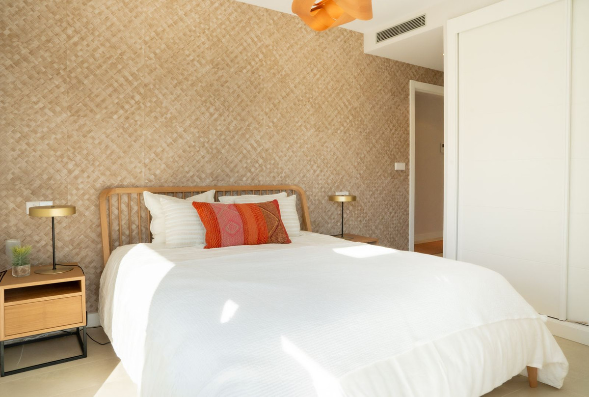 3 Bed Apartment for sale in Selwo Costa Del Sol, Málaga, Spain