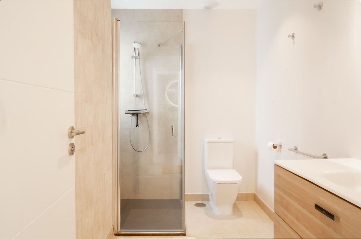 3 Bed Apartment for sale in Selwo Costa Del Sol, Málaga, Spain