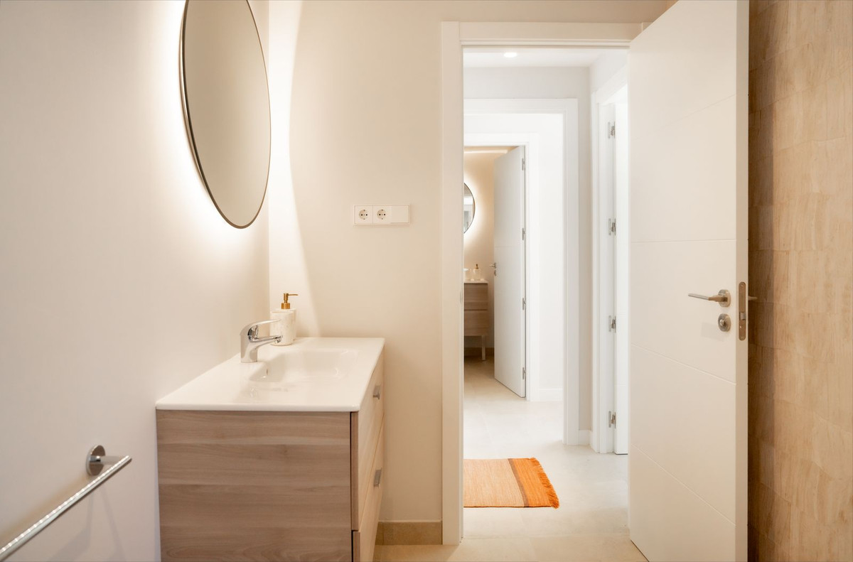 3 Bed Apartment for sale in Selwo Costa Del Sol, Málaga, Spain
