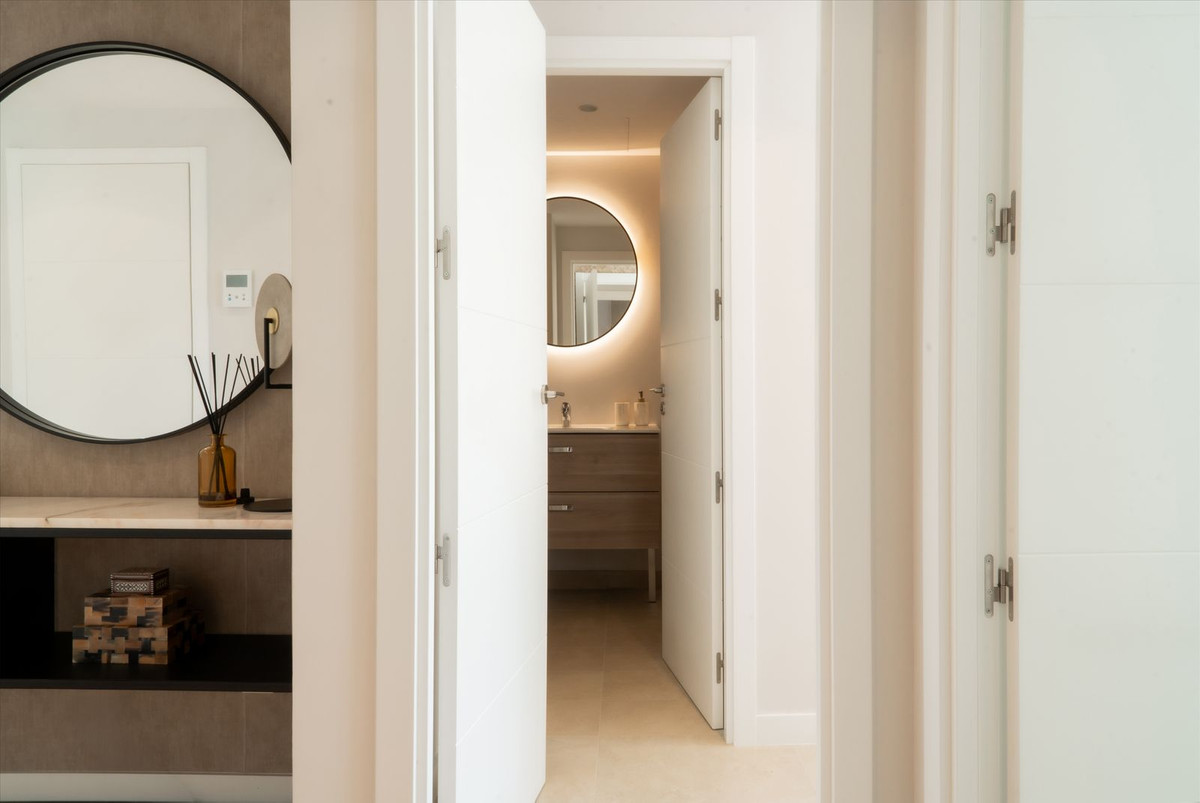 3 Bed Apartment for sale in Selwo Costa Del Sol, Málaga, Spain