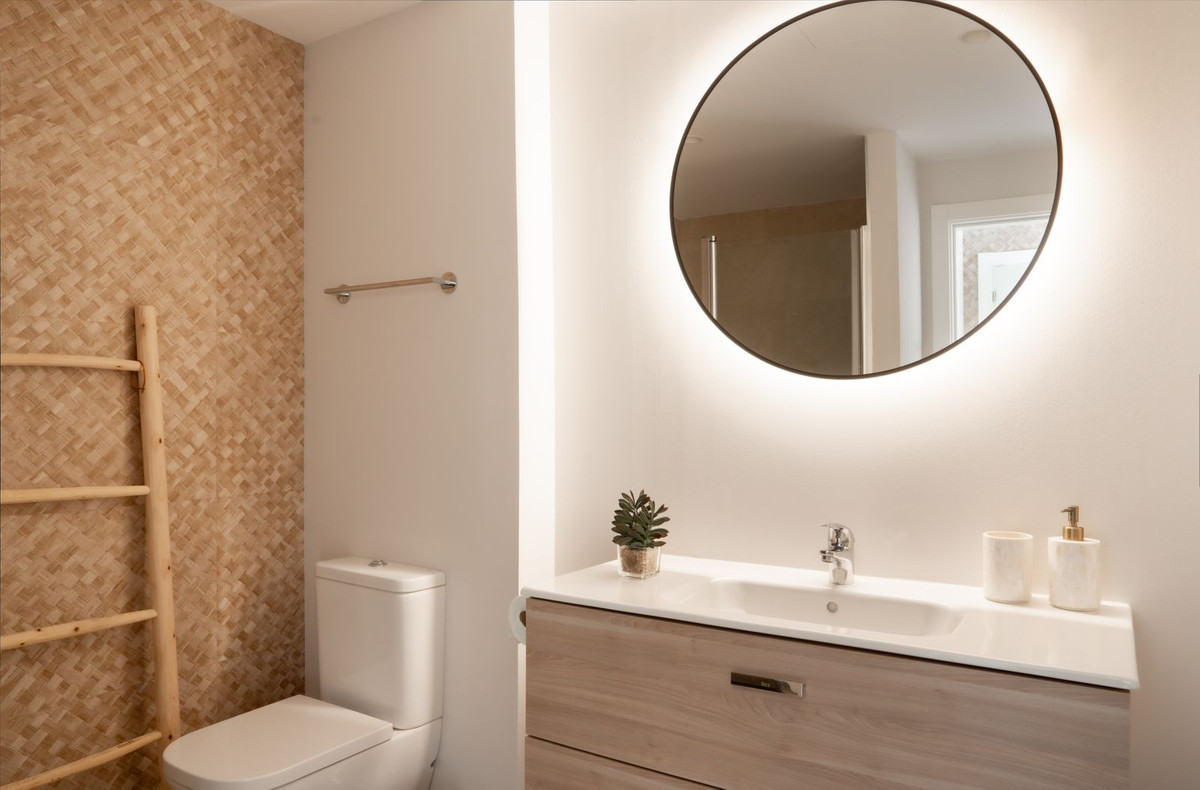 3 Bed Apartment for sale in Selwo Costa Del Sol, Málaga, Spain