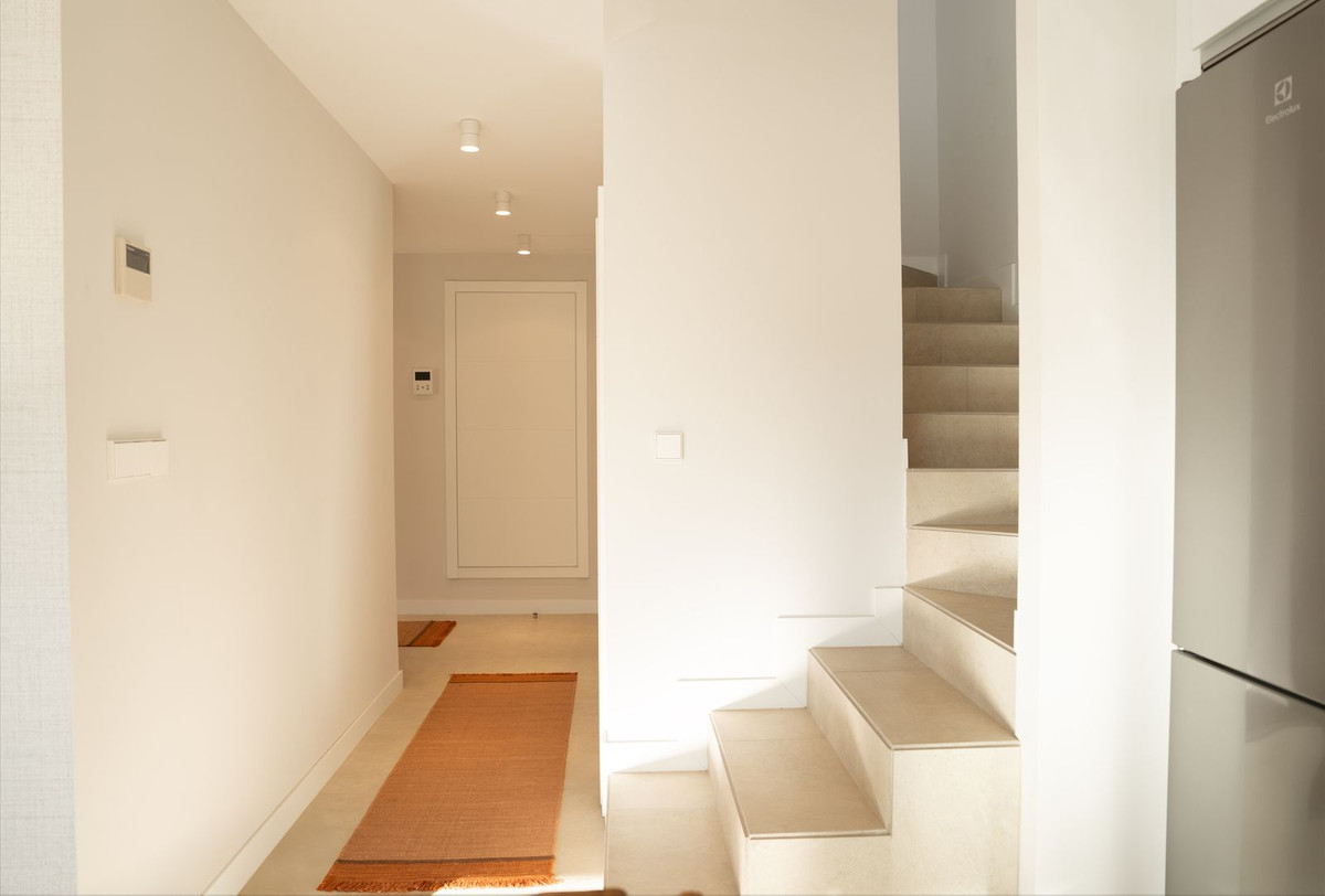 3 Bed Apartment for sale in Selwo Costa Del Sol, Málaga, Spain