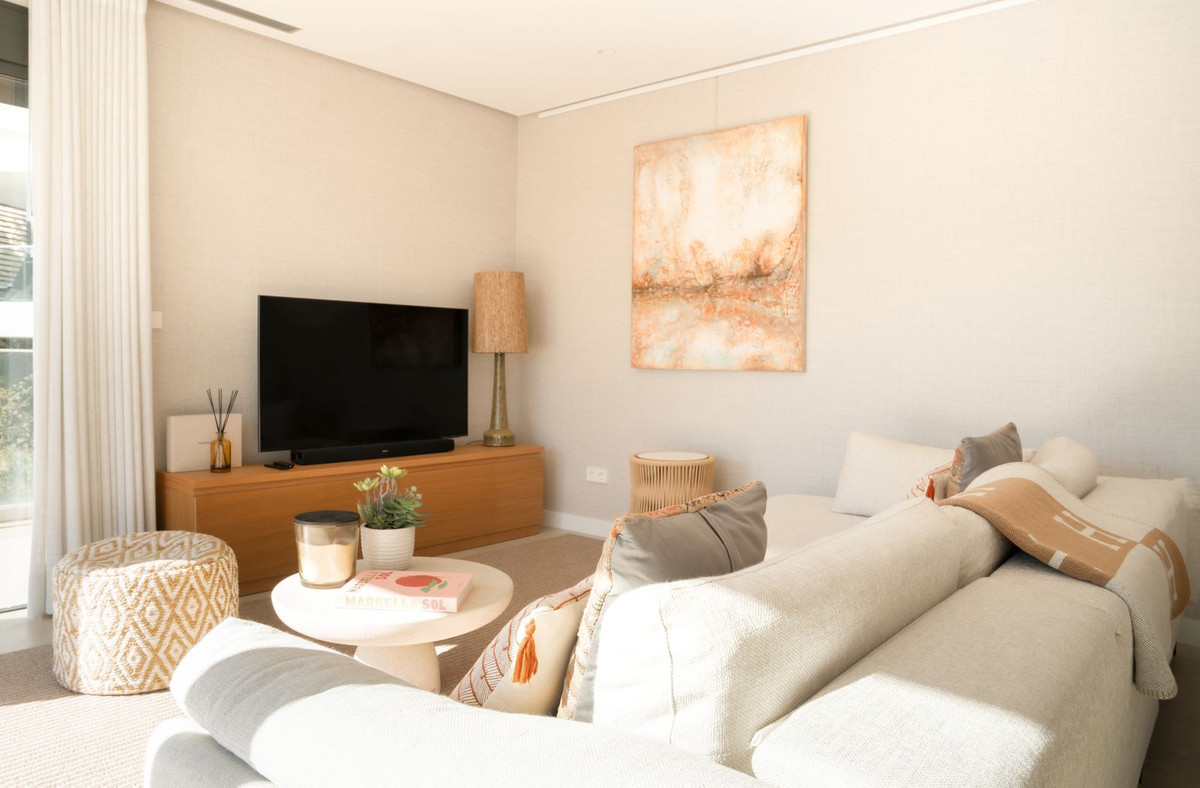 3 Bed Apartment for sale in Selwo Costa Del Sol, Málaga, Spain