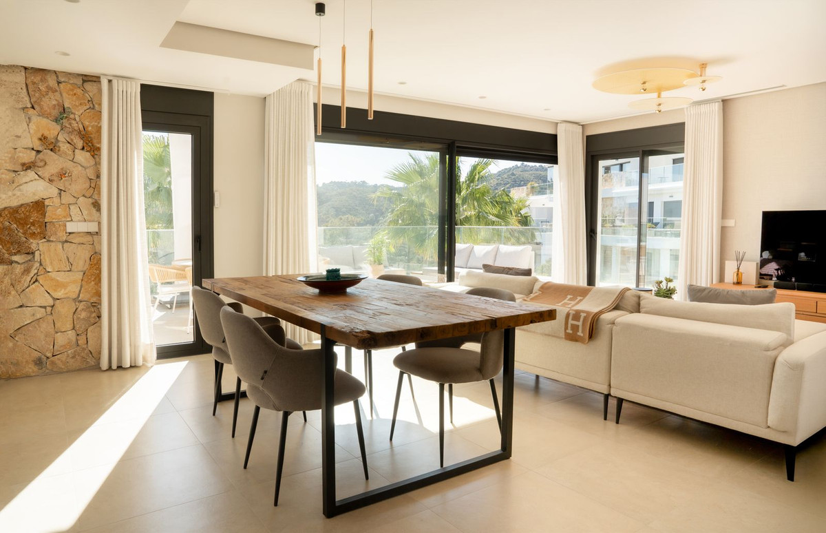 3 Bed Apartment for sale in Selwo Costa Del Sol, Málaga, Spain