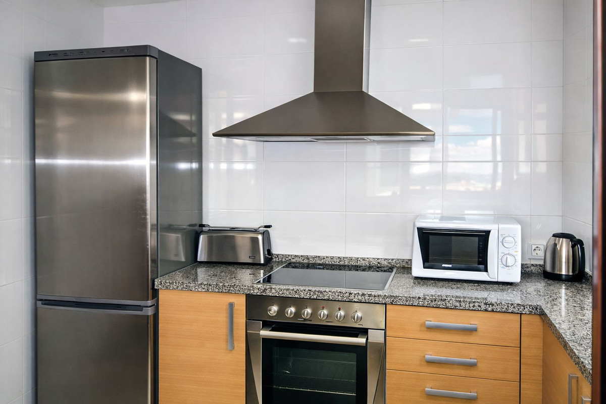 Se vende Apartamento Planta Media de 2 dormitorios en Costa Del Sol, Málaga, España