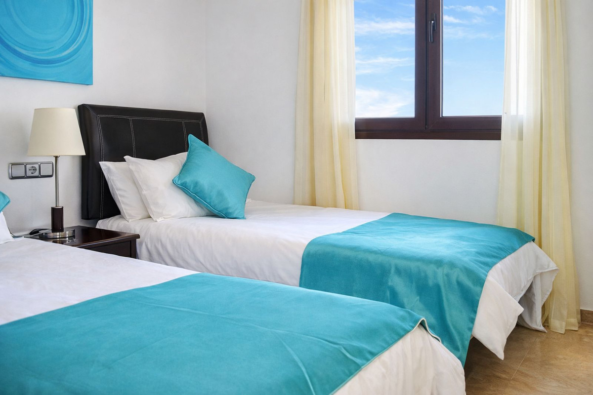 Se vende Apartamento Planta Media de 2 dormitorios en Costa Del Sol, Málaga, España