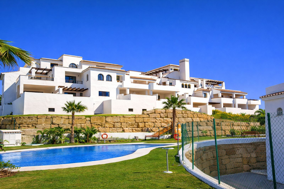 Se vende Apartamento Planta Media de 2 dormitorios en Costa Del Sol, Málaga, España