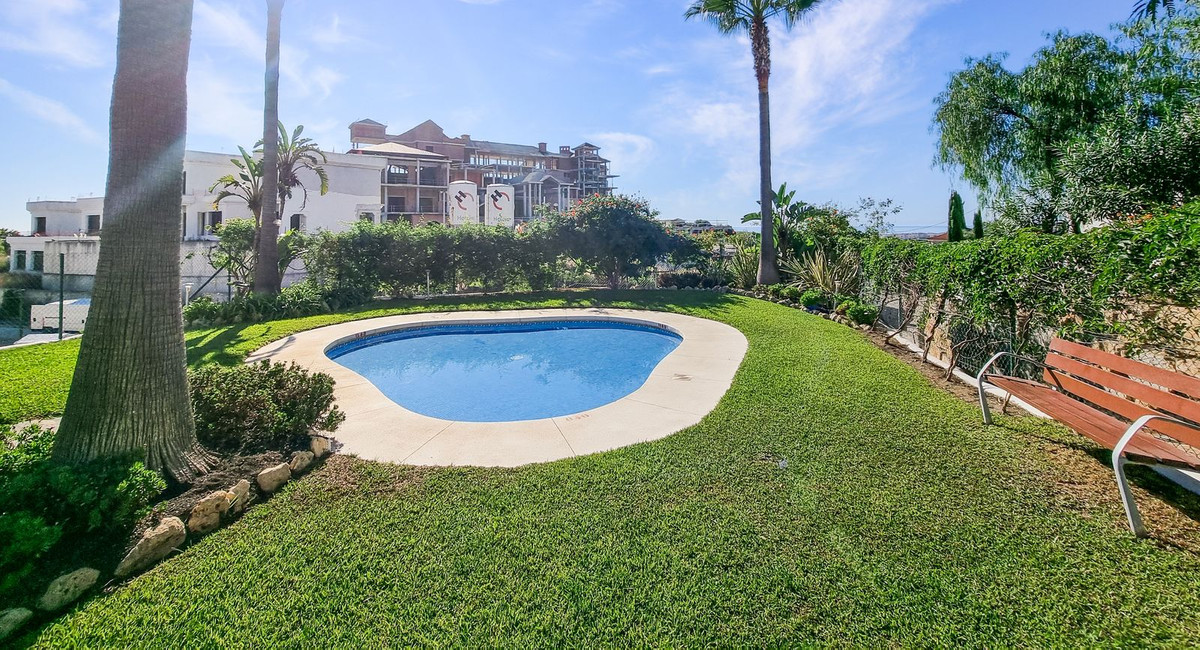 Se vende Apartamento Planta Media de 2 dormitorios en Costa Del Sol, Málaga, España