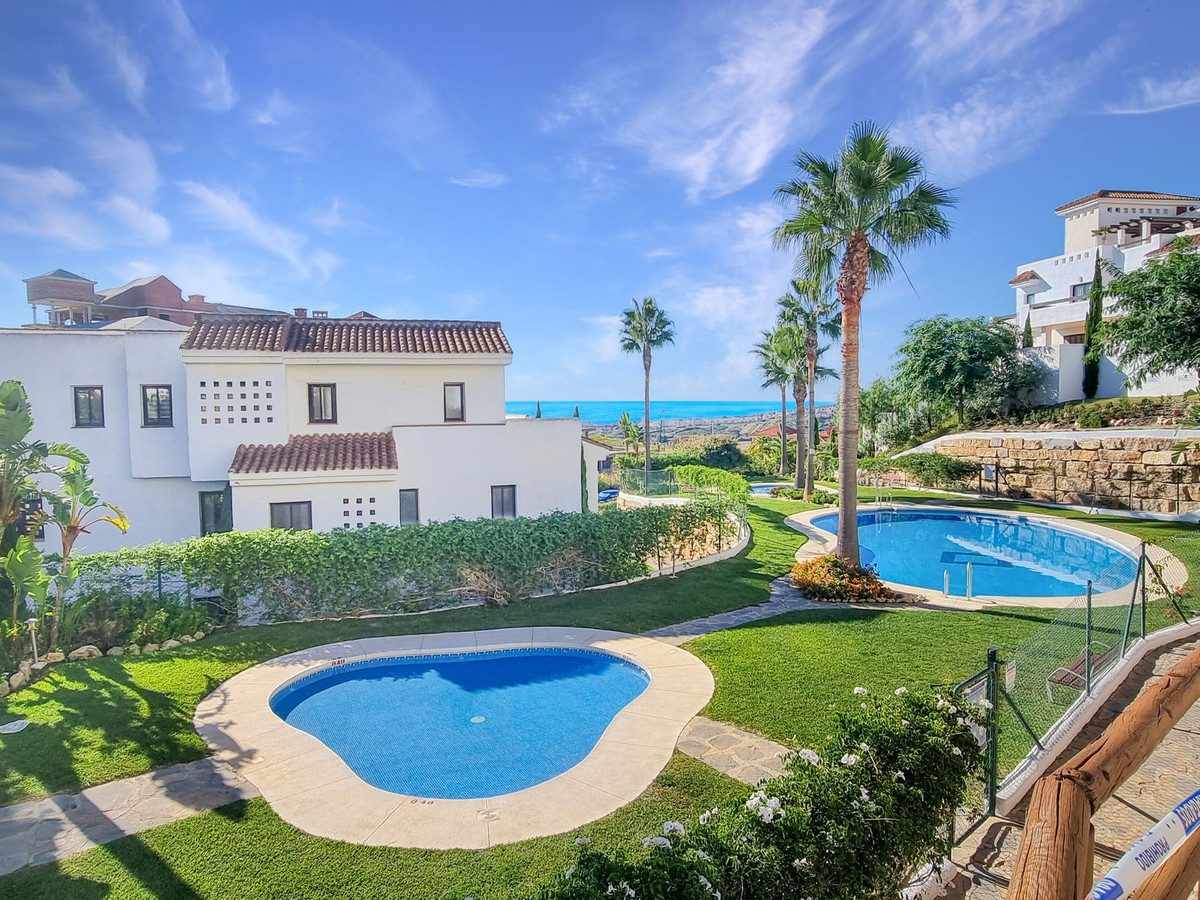 Se vende Apartamento Planta Media de 2 dormitorios en Costa Del Sol, Málaga, España