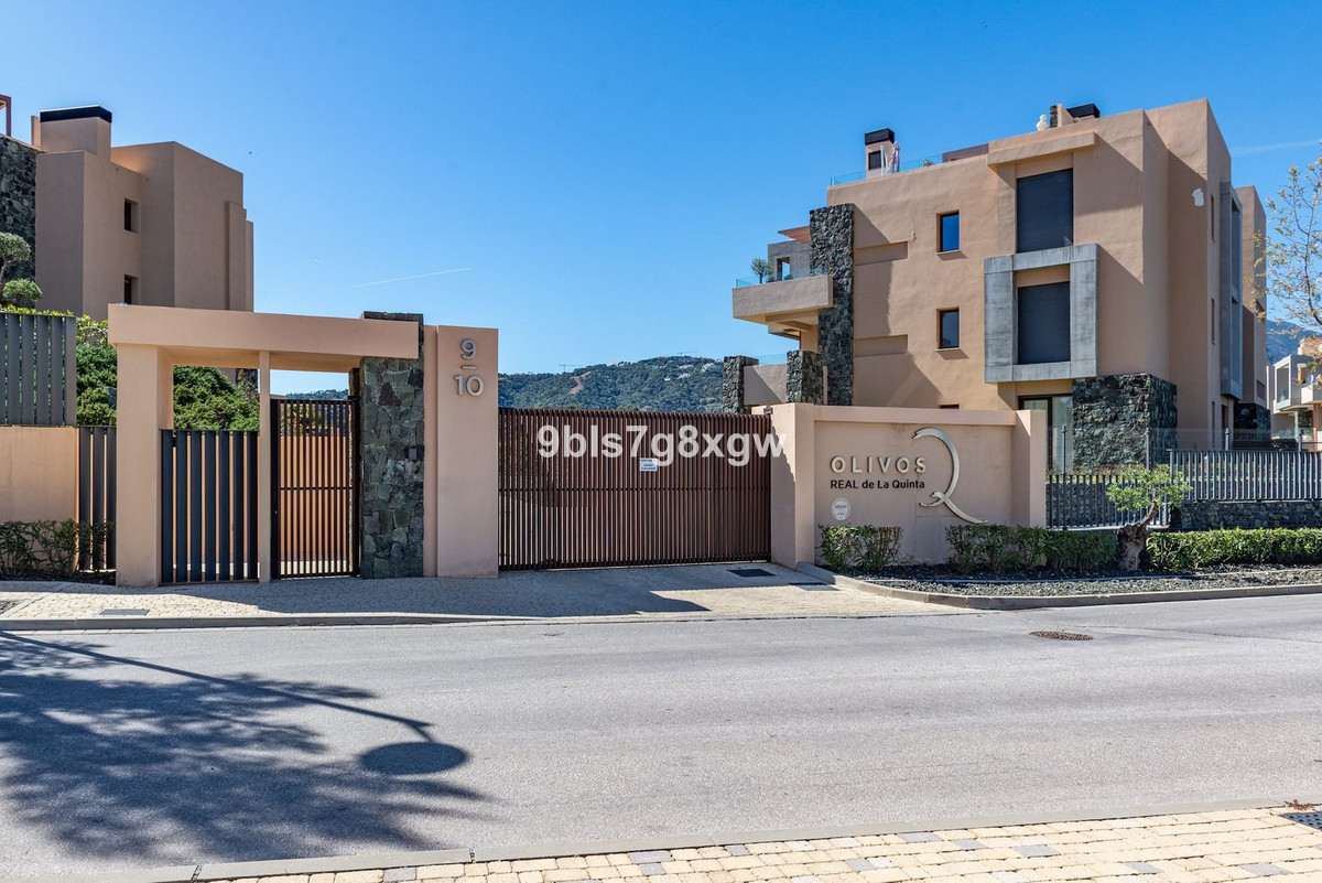 3 Bed Apartment for sale in La Quinta Costa Del Sol, Málaga, Spain