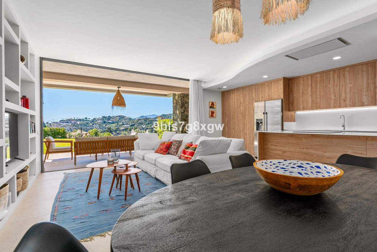 3 Bed Apartment for sale in La Quinta Costa Del Sol, Málaga, Spain