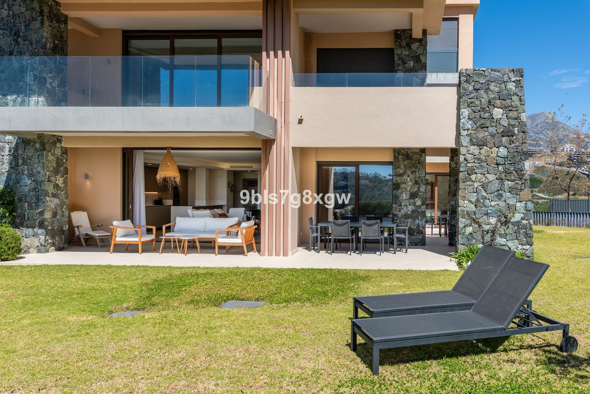 3 Bed Apartment for sale in La Quinta Costa Del Sol, Málaga, Spain