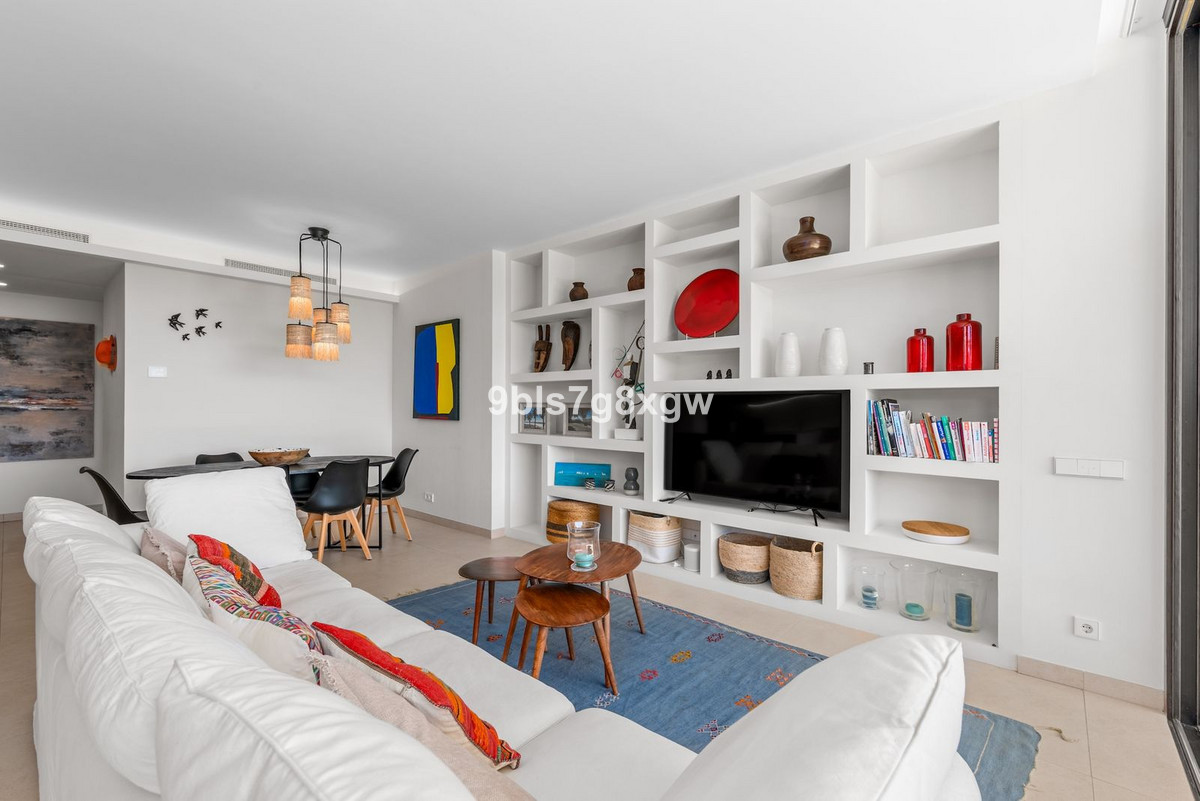 3 Bed Apartment for sale in La Quinta Costa Del Sol, Málaga, Spain