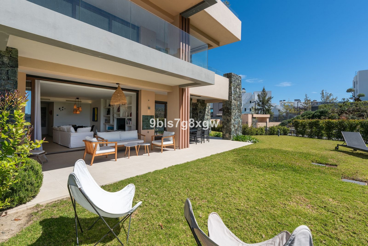 3 Bed Apartment for sale in La Quinta Costa Del Sol, Málaga, Spain