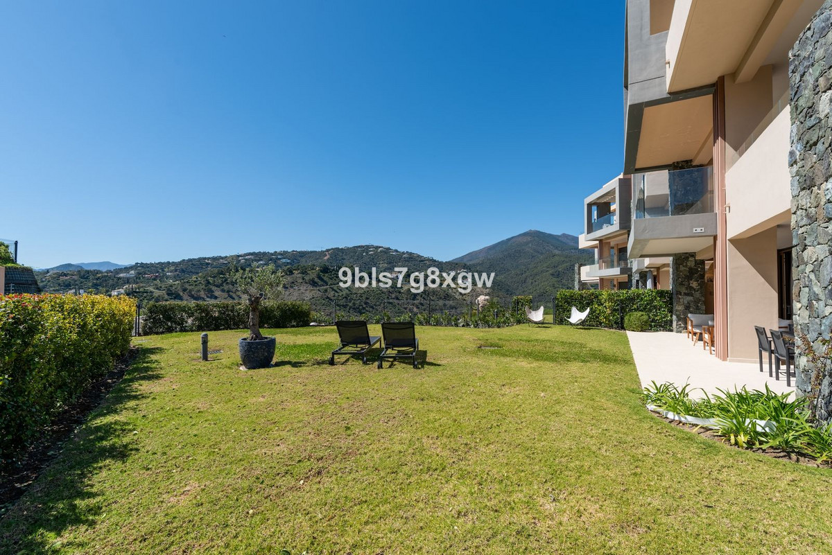 3 Bed Apartment for sale in La Quinta Costa Del Sol, Málaga, Spain