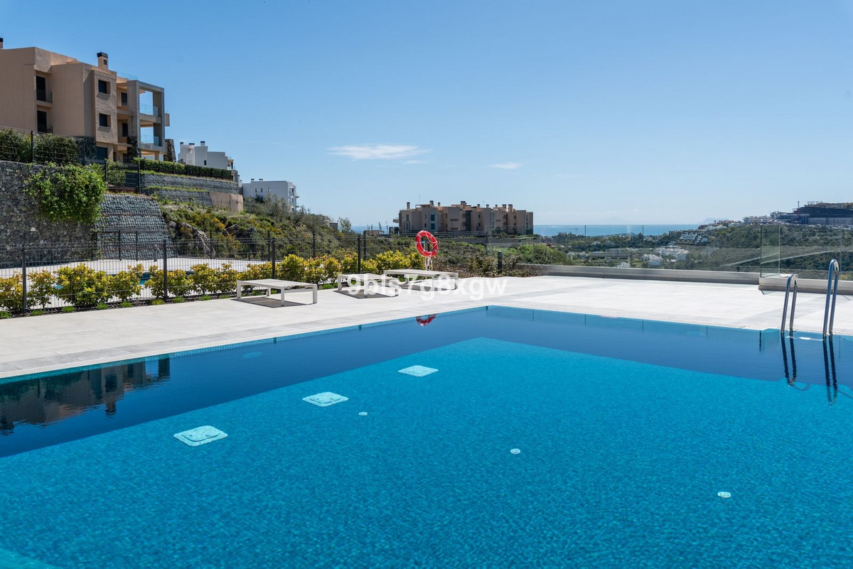 3 Bed Apartment for sale in La Quinta Costa Del Sol, Málaga, Spain