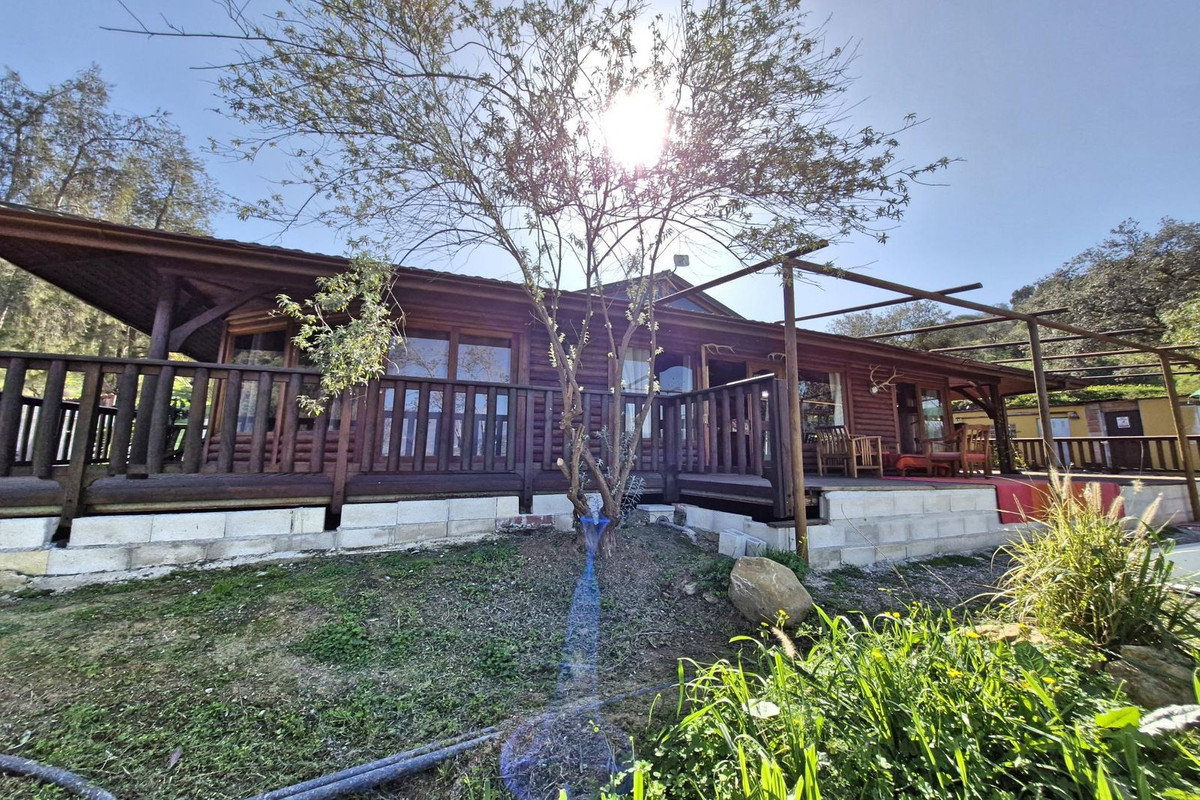 3 Bed Commercial unit for sale in Coín Costa Del Sol, Málaga, Spain