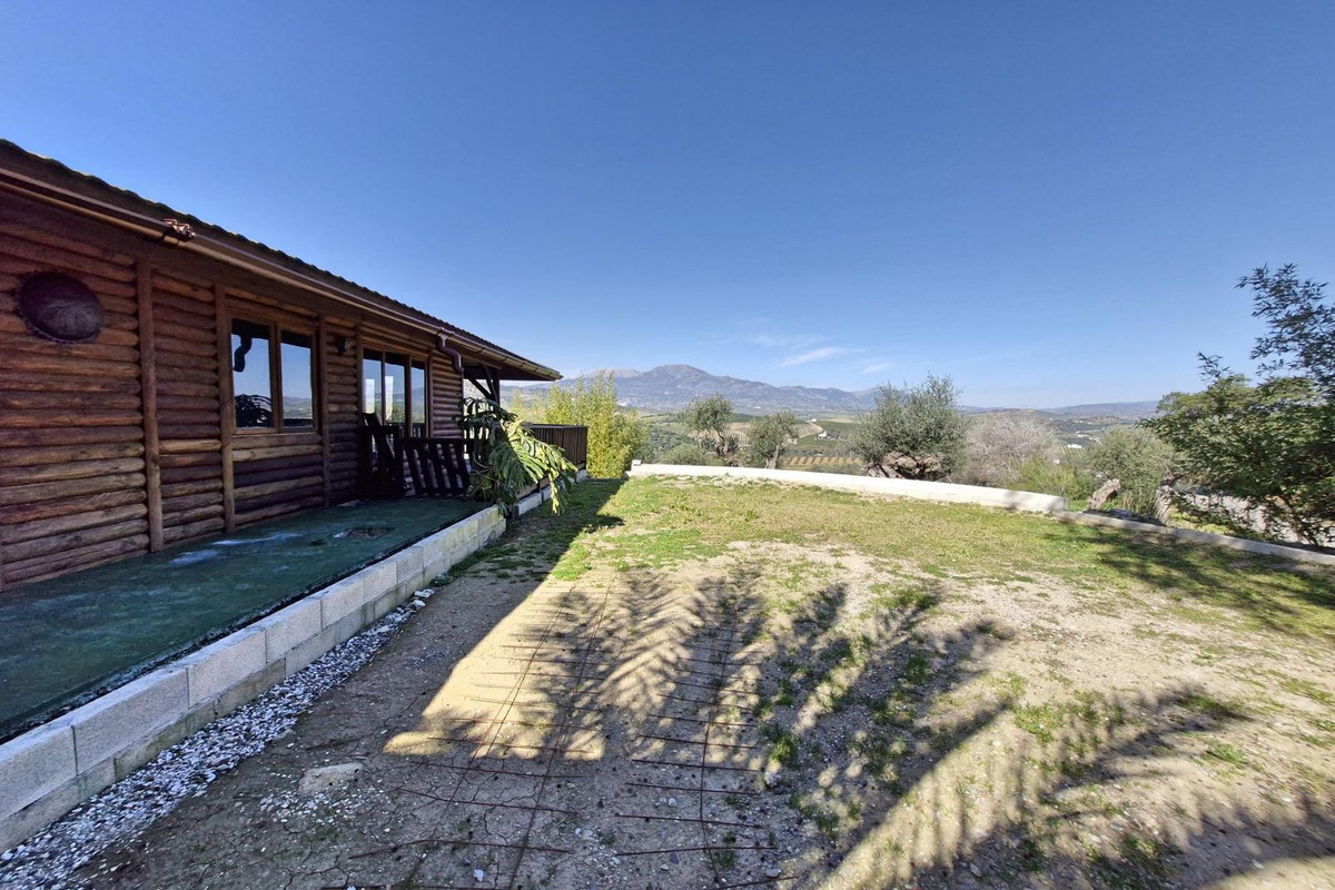 3 Bed Commercial unit for sale in Coín Costa Del Sol, Málaga, Spain