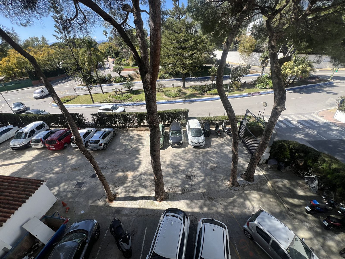 1 Bed Apartment for sale in Marbella Costa Del Sol, Málaga, Spain