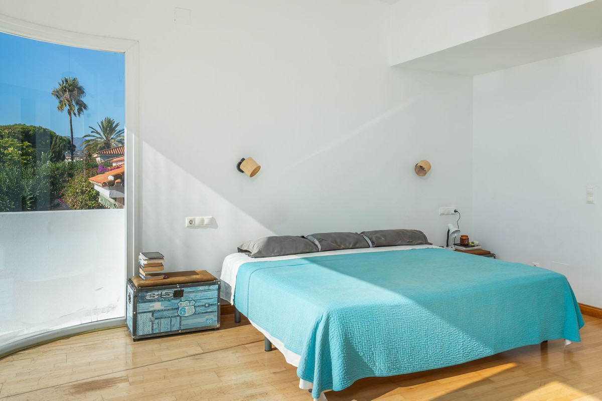 Se vende Villa - Chalet de 3 dormitorios en Costa Del Sol, Málaga, España