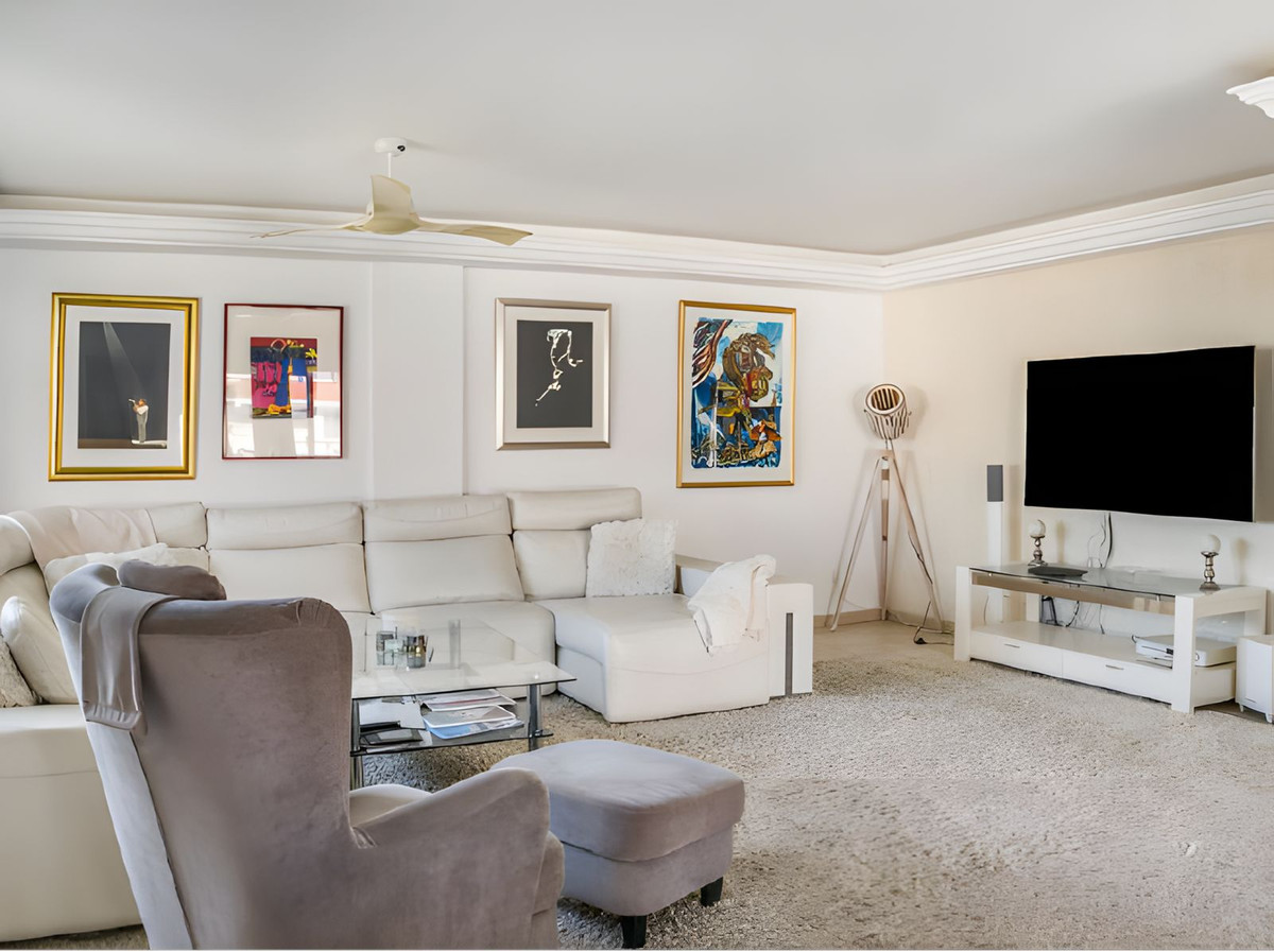 3 Bed Apartment for sale in La Campana Costa Del Sol, Málaga, Spain