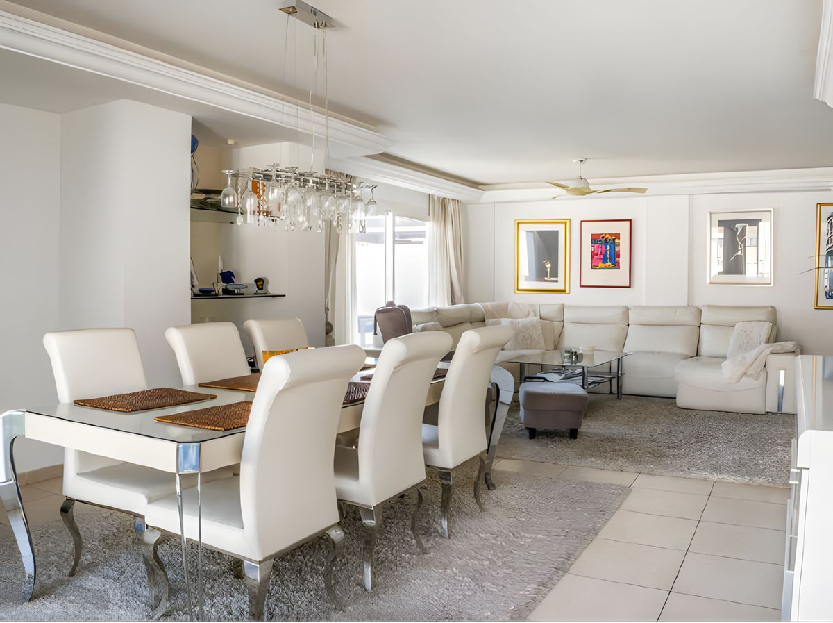 3 Bed Apartment for sale in La Campana Costa Del Sol, Málaga, Spain