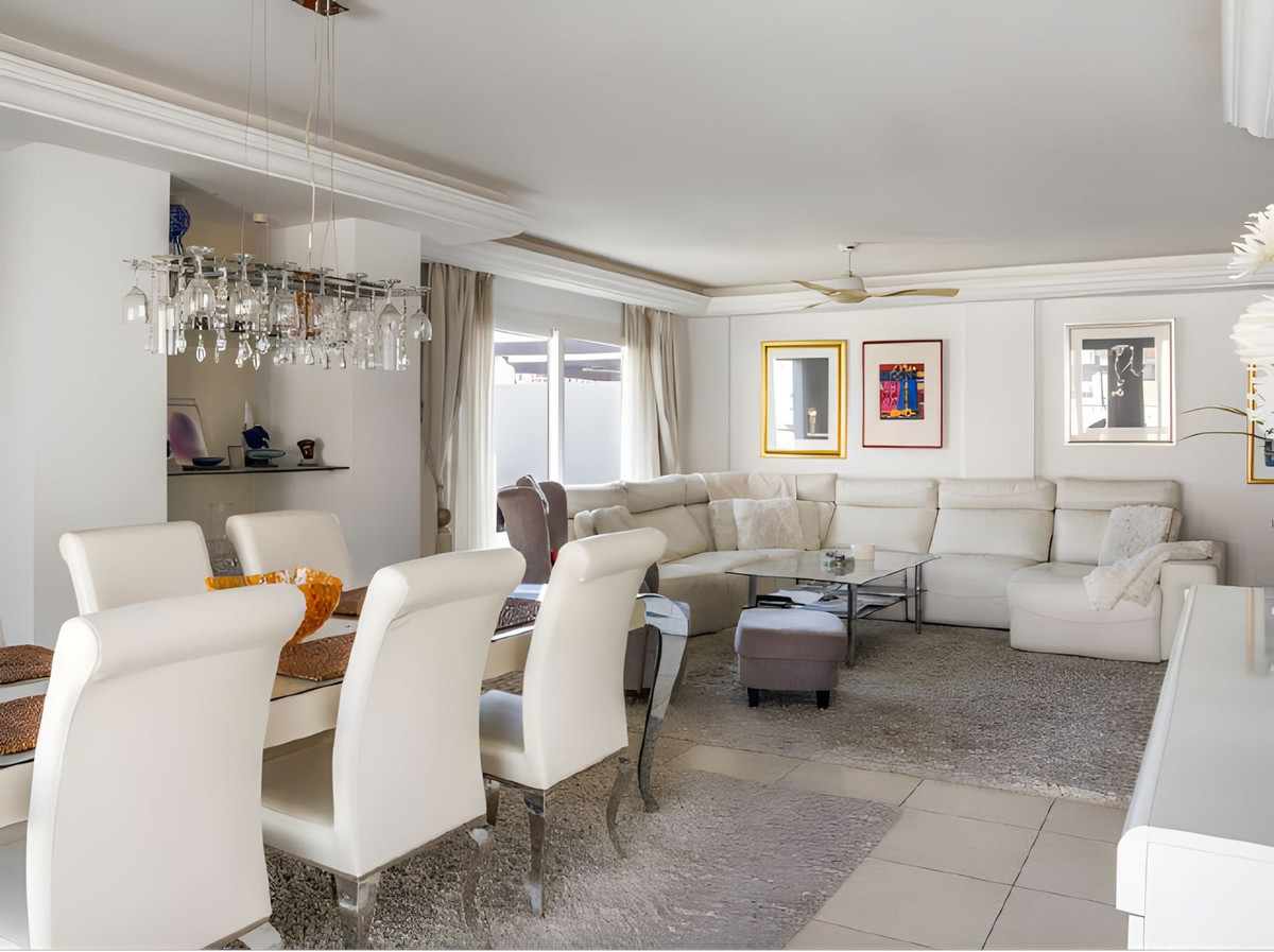 3 Bed Apartment for sale in La Campana Costa Del Sol, Málaga, Spain
