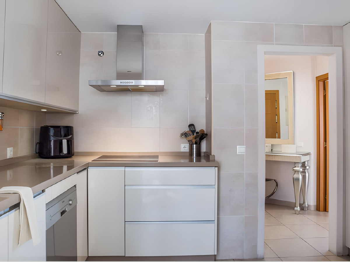 3 Bed Apartment for sale in La Campana Costa Del Sol, Málaga, Spain