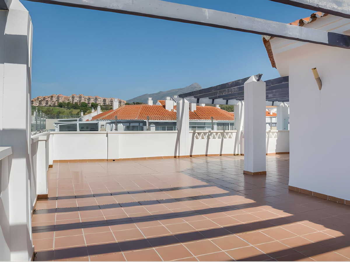 3 Bed Apartment for sale in La Campana Costa Del Sol, Málaga, Spain