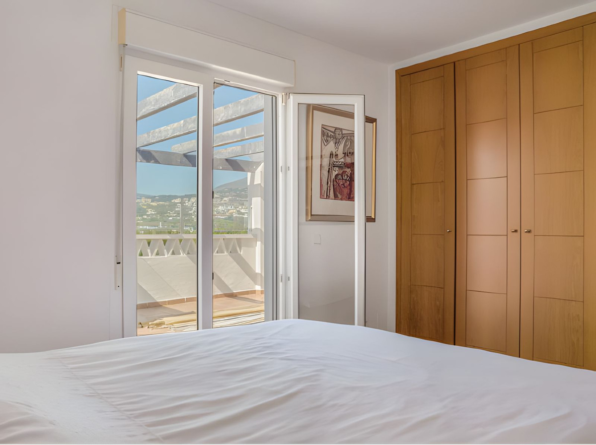 3 Bed Apartment for sale in La Campana Costa Del Sol, Málaga, Spain