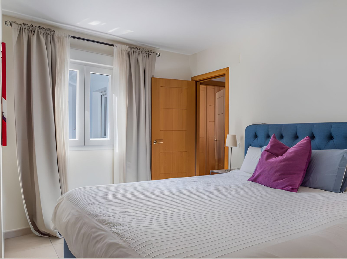 3 Bed Apartment for sale in La Campana Costa Del Sol, Málaga, Spain