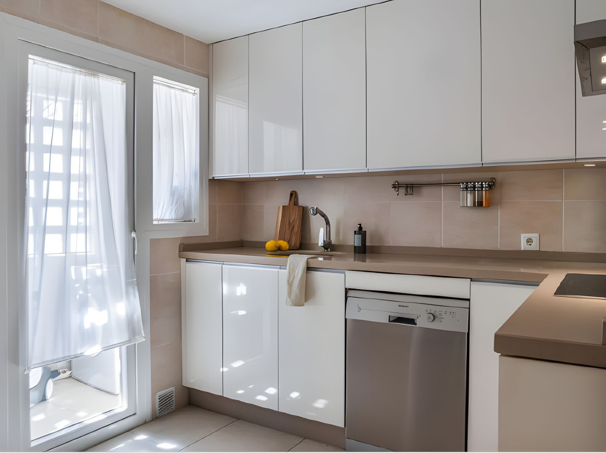 3 Bed Apartment for sale in La Campana Costa Del Sol, Málaga, Spain