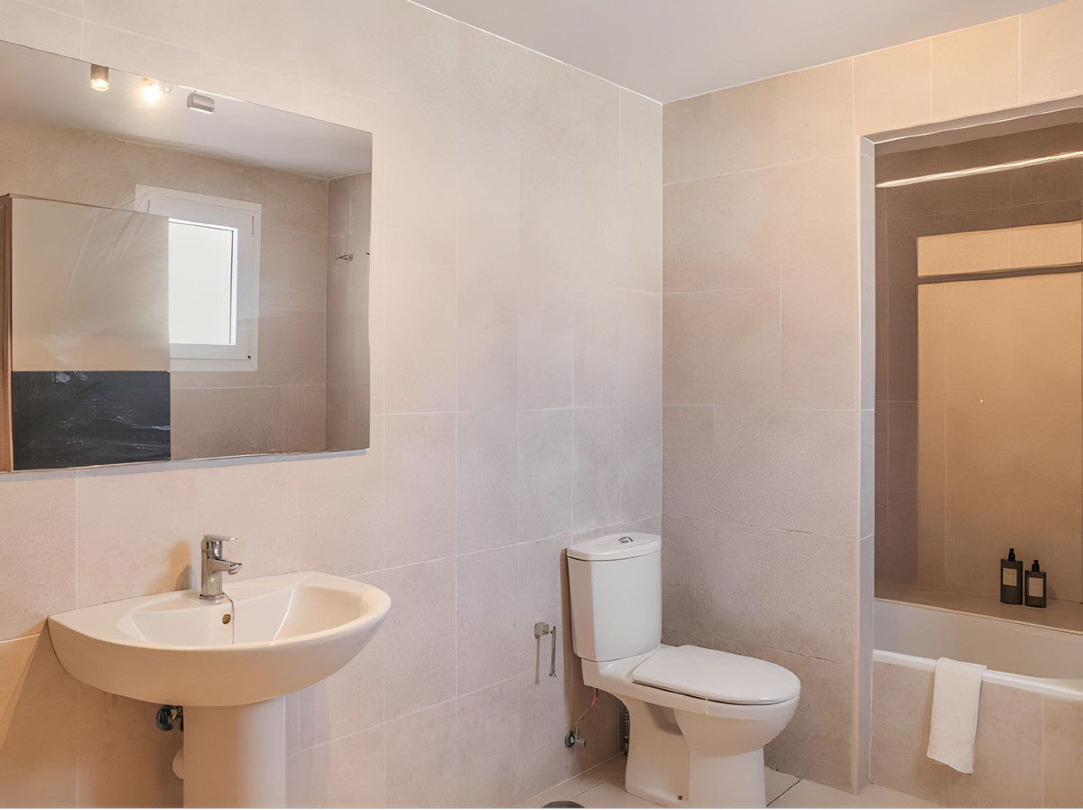 3 Bed Apartment for sale in La Campana Costa Del Sol, Málaga, Spain