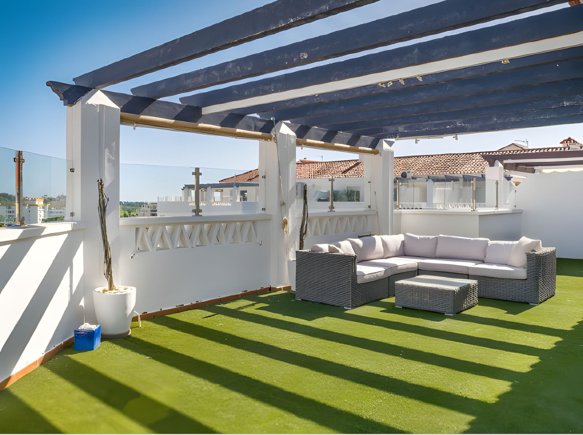 3 Bed Apartment for sale in La Campana Costa Del Sol, Málaga, Spain