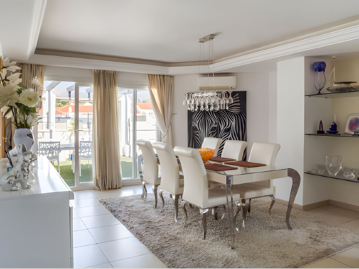 3 Bed Apartment for sale in La Campana Costa Del Sol, Málaga, Spain