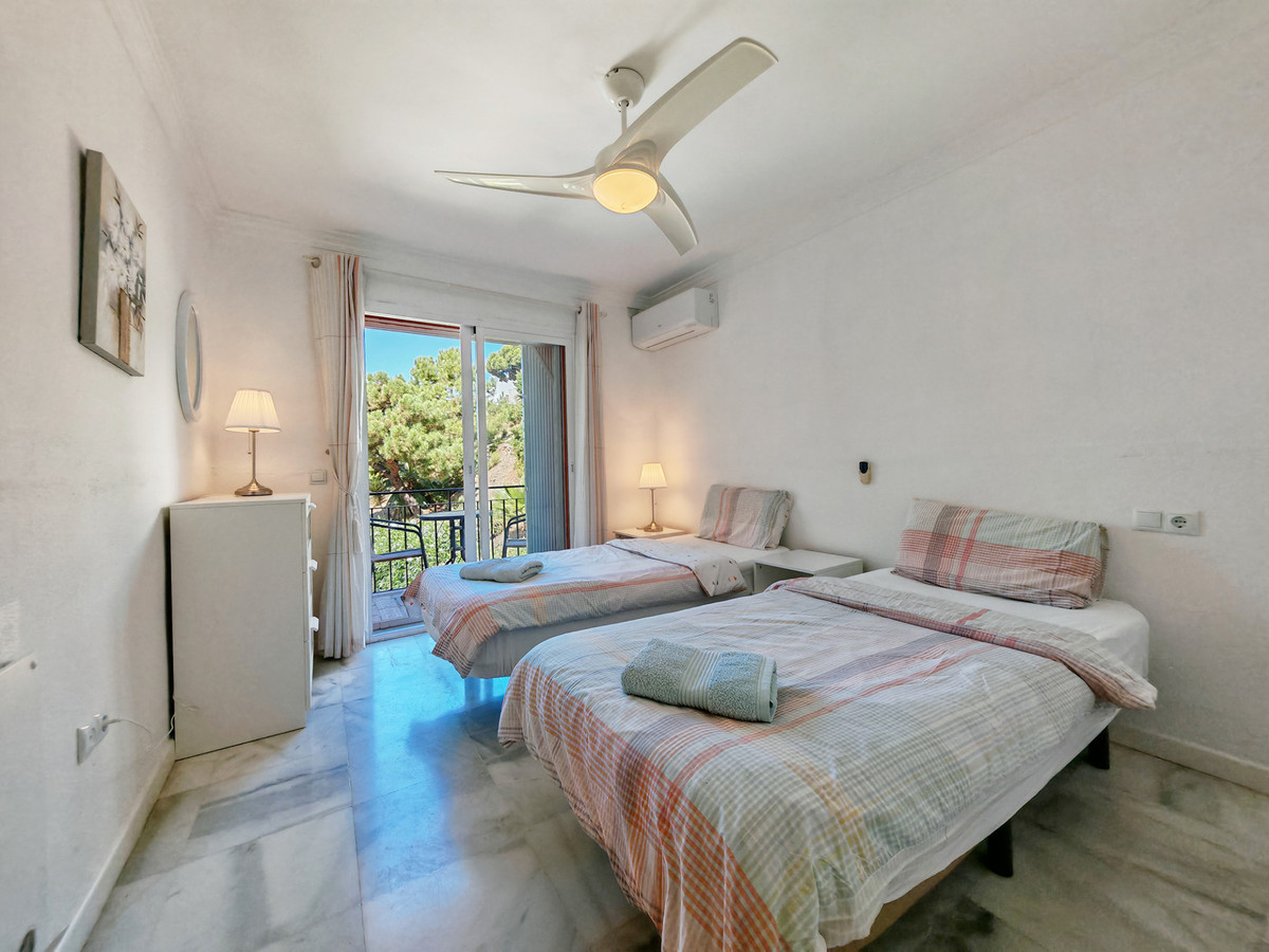5 Bed Townhouse for sale in Calahonda Costa Del Sol, Málaga, Spain
