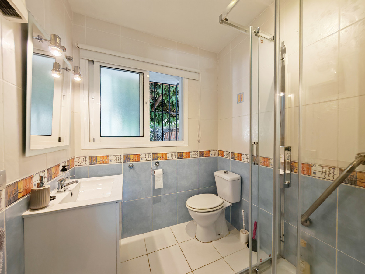 5 Bed Townhouse for sale in Calahonda Costa Del Sol, Málaga, Spain