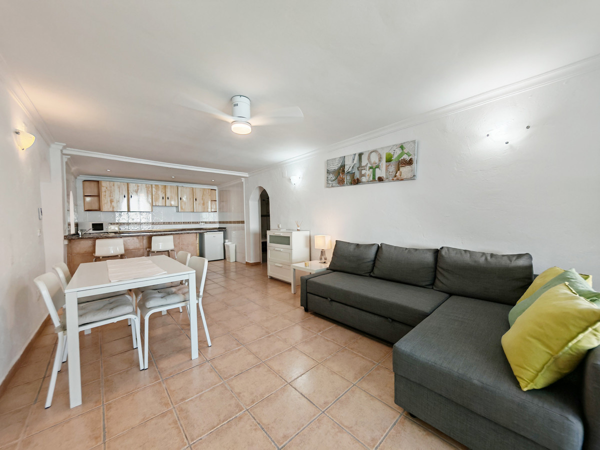 5 Bed Townhouse for sale in Calahonda Costa Del Sol, Málaga, Spain